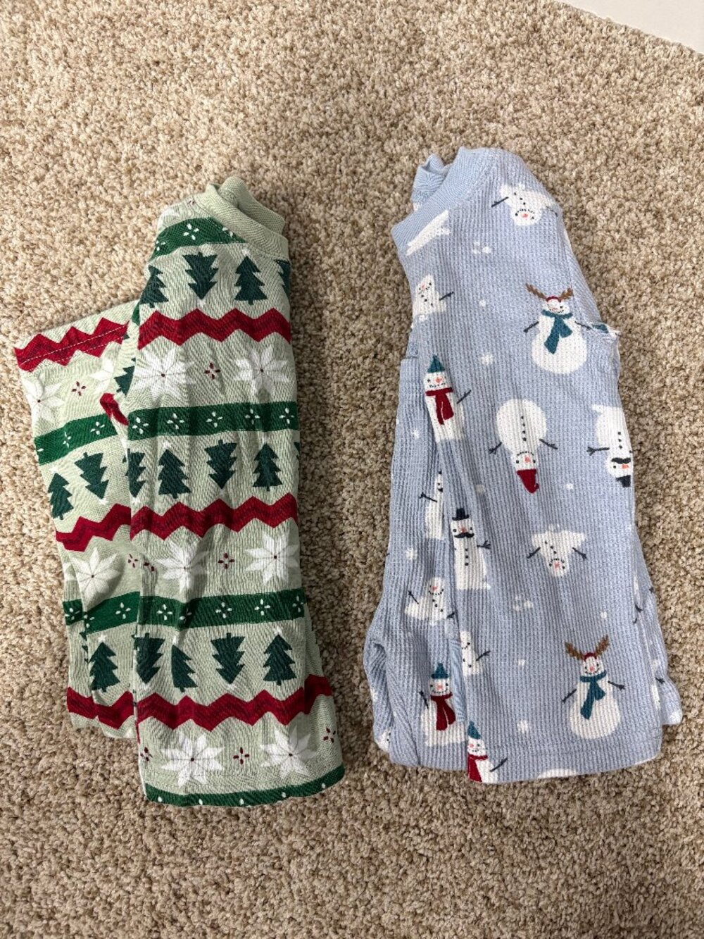 EUC Carters Christmas/Winter Jammies - Toddler 2T
